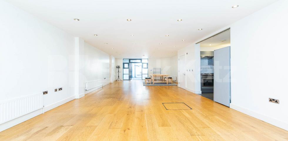 			2 Bedroom, 1 bath, 1 reception Apartment			 Bethnal Green Road, BETHNAL GREEN /HACKNEY